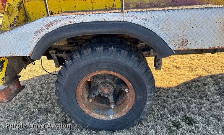 image for item LH9328 1977 International Harvester Loadstar 1700 bucket truck