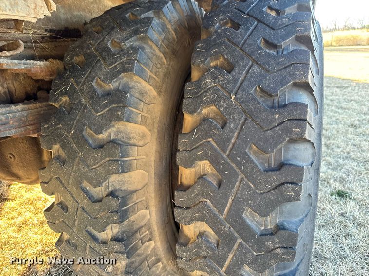 image for item LH9328 1977 International Harvester Loadstar 1700 bucket truck