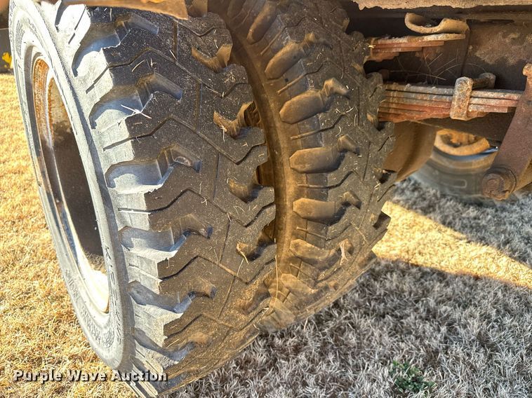 image for item LH9328 1977 International Harvester Loadstar 1700 bucket truck