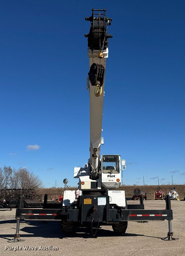 image for item LH9348 1989 P&H Century 122 crane