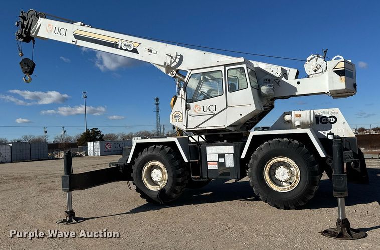image for item LH9348 1989 P&H Century 122 crane