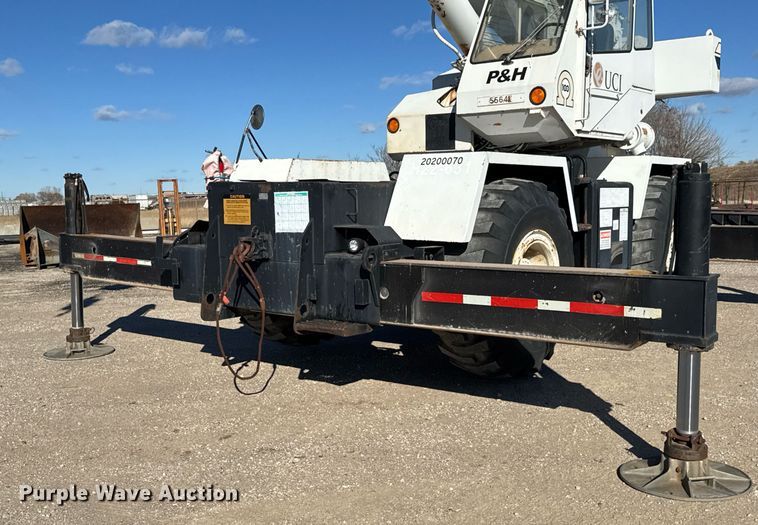 image for item LH9348 1989 P&H Century 122 crane