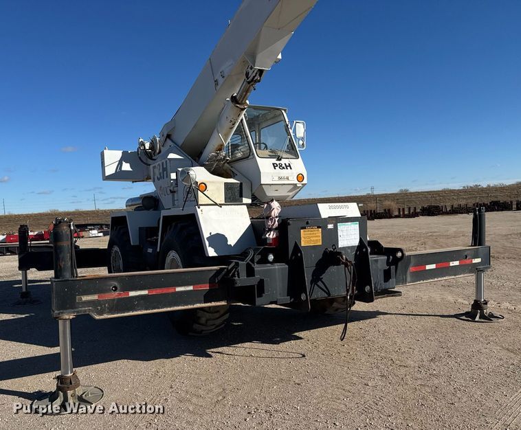 image for item LH9348 1989 P&H Century 122 crane