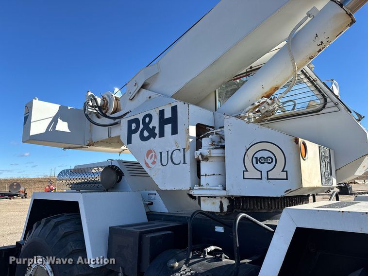 image for item LH9348 1989 P&H Century 122 crane