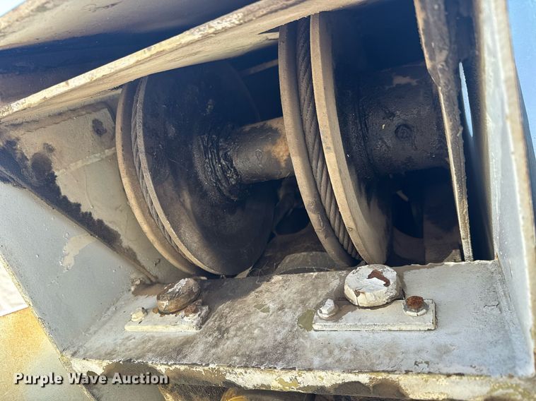 image for item LH9348 1989 P&H Century 122 crane