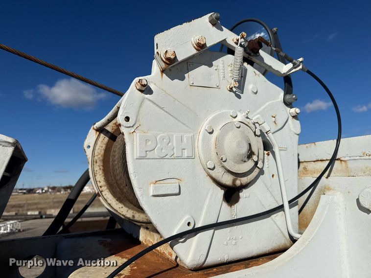 image for item LH9348 1989 P&H Century 122 crane