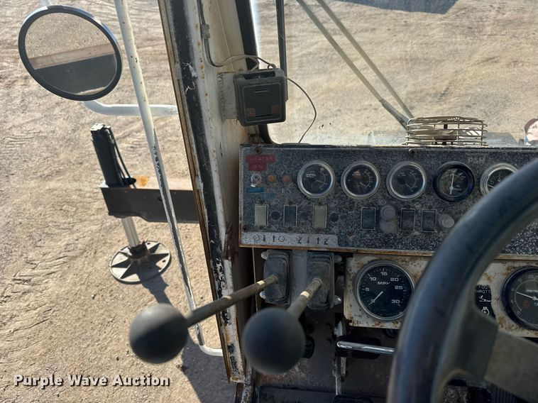 image for item LH9348 1989 P&H Century 122 crane