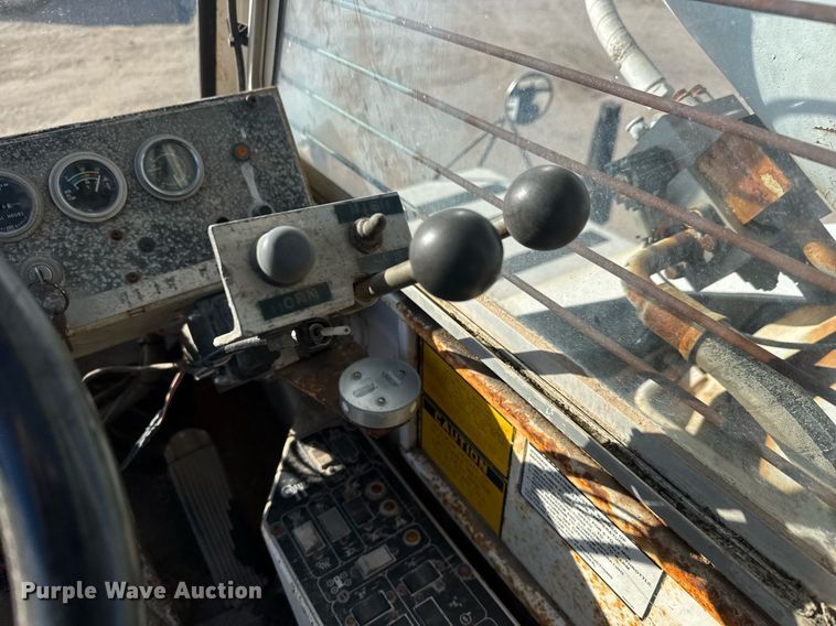 image for item LH9348 1989 P&H Century 122 crane