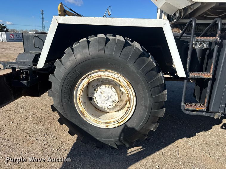 image for item LH9348 1989 P&H Century 122 crane