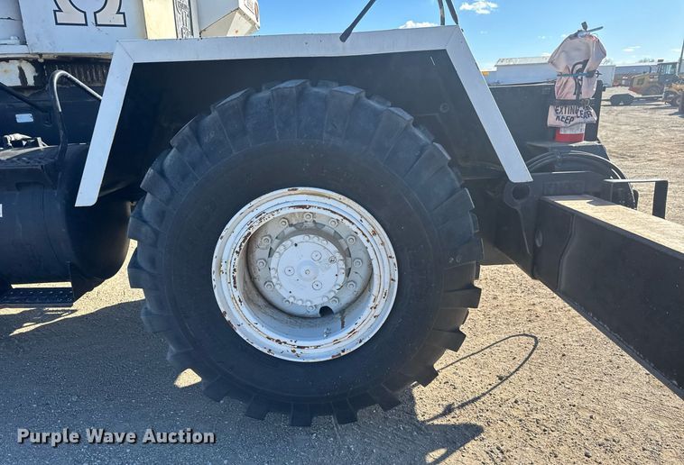 image for item LH9348 1989 P&H Century 122 crane