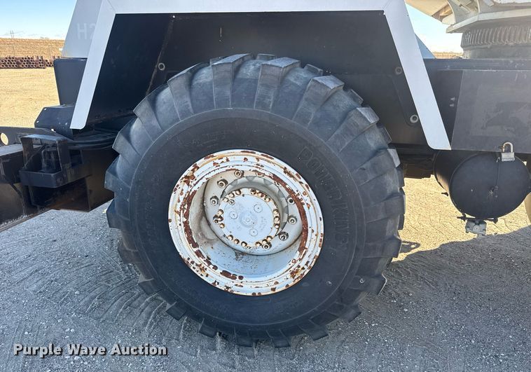 image for item LH9348 1989 P&H Century 122 crane