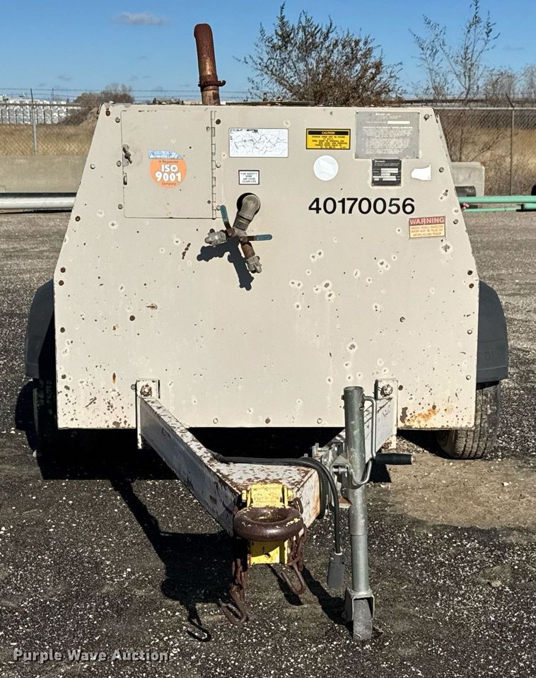 image for item LH9351 1999 CompAir LeRoi Q185DJ-E air compressor