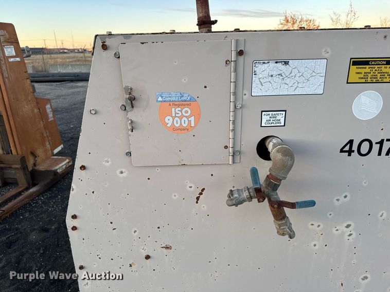 image for item LH9351 1999 CompAir LeRoi Q185DJ-E air compressor