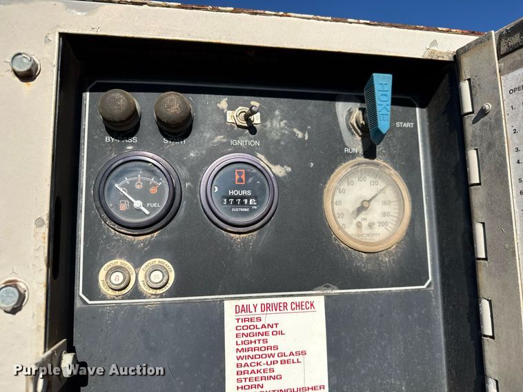 image for item LH9351 1999 CompAir LeRoi Q185DJ-E air compressor