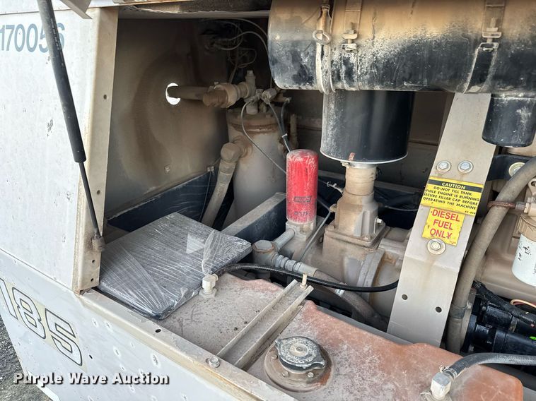 image for item LH9351 1999 CompAir LeRoi Q185DJ-E air compressor