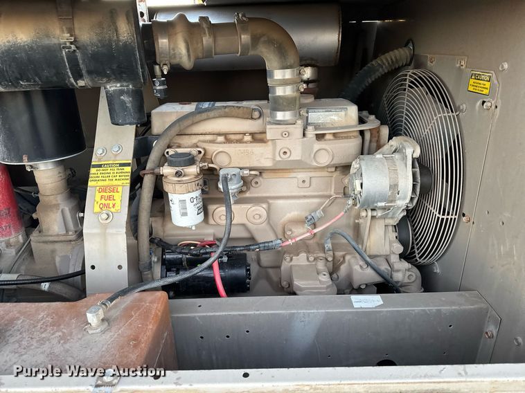 image for item LH9351 1999 CompAir LeRoi Q185DJ-E air compressor