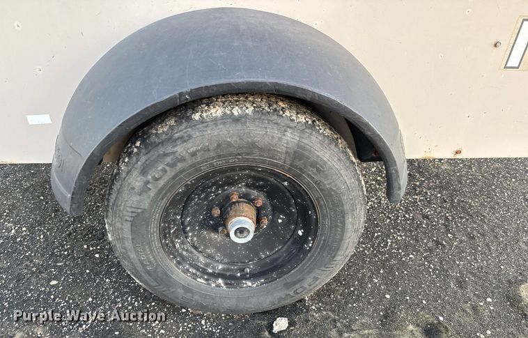 image for item LH9351 1999 CompAir LeRoi Q185DJ-E air compressor