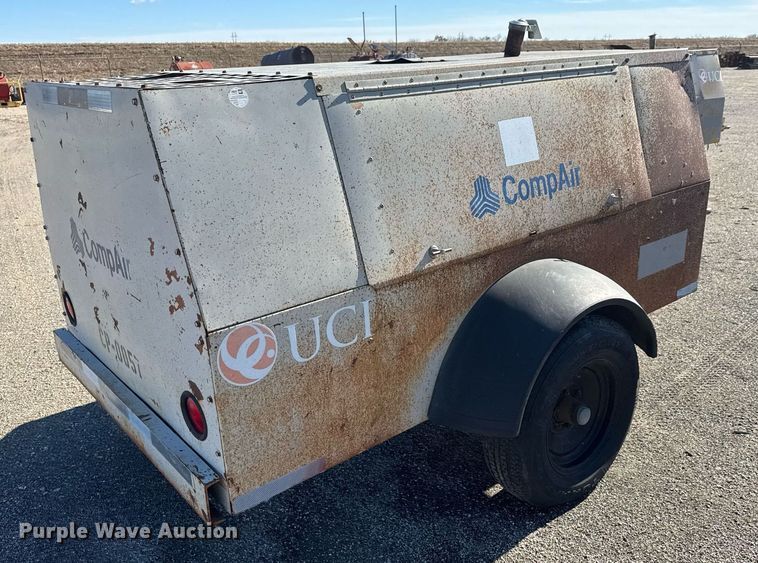 image for item LH9352 1999 CompAir LeRoi Q185DJ-E air compressor