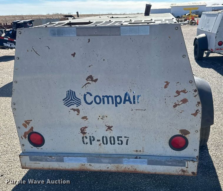 image for item LH9352 1999 CompAir LeRoi Q185DJ-E air compressor