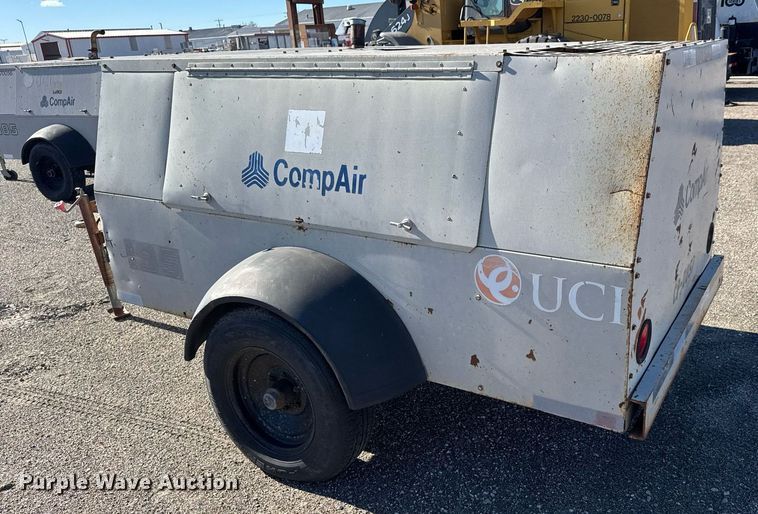 image for item LH9352 1999 CompAir LeRoi Q185DJ-E air compressor