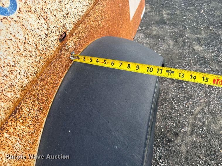 image for item LH9352 1999 CompAir LeRoi Q185DJ-E air compressor