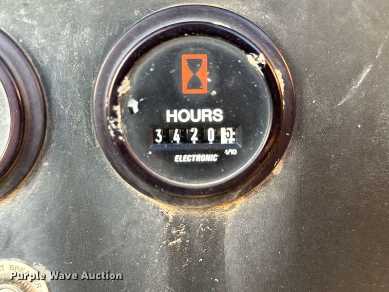 image for item LH9352 1999 CompAir LeRoi Q185DJ-E air compressor