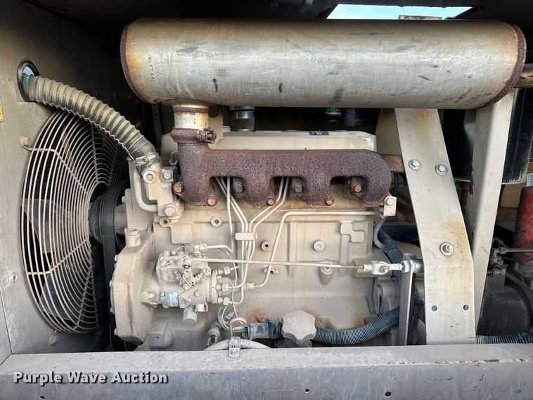 image for item LH9352 1999 CompAir LeRoi Q185DJ-E air compressor