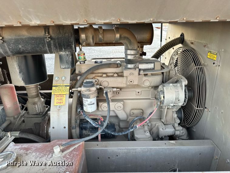 image for item LH9352 1999 CompAir LeRoi Q185DJ-E air compressor