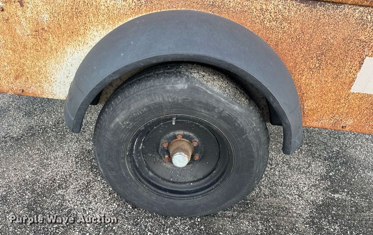 image for item LH9352 1999 CompAir LeRoi Q185DJ-E air compressor