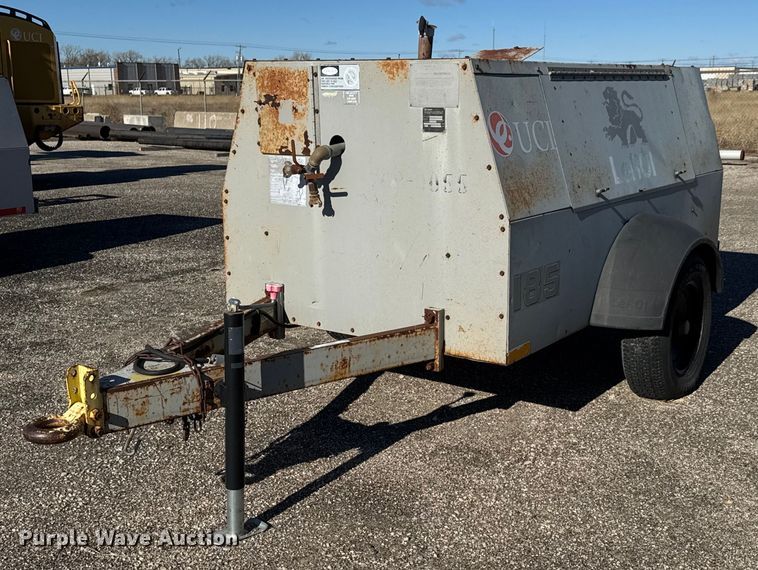 image for item LH9353 1999 CompAir LeRoi Q185DJ-E air compressor