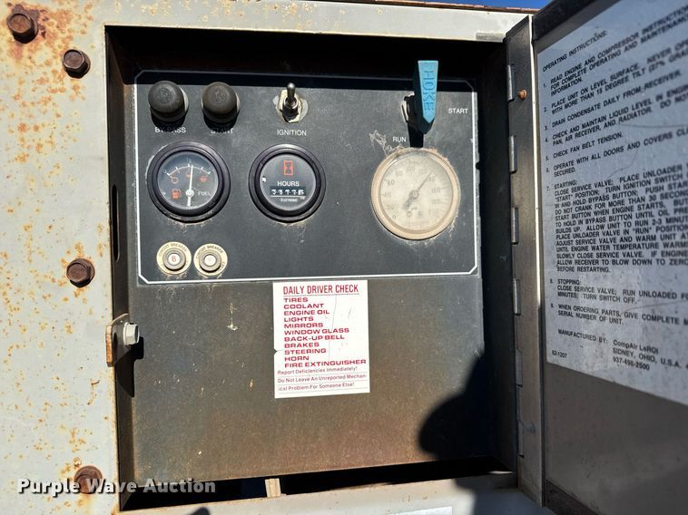 image for item LH9353 1999 CompAir LeRoi Q185DJ-E air compressor