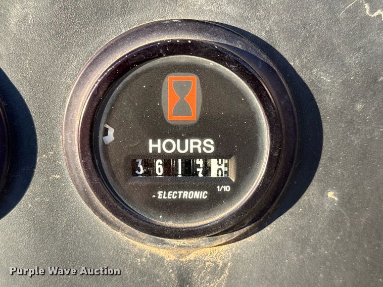 image for item LH9353 1999 CompAir LeRoi Q185DJ-E air compressor