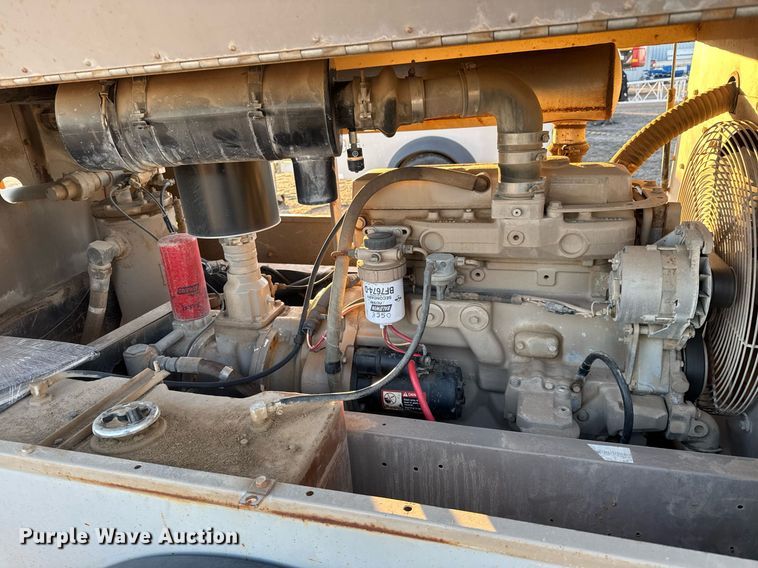 image for item LH9353 1999 CompAir LeRoi Q185DJ-E air compressor