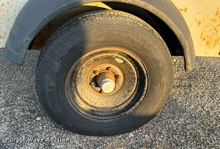 image for item LH9353 1999 CompAir LeRoi Q185DJ-E air compressor