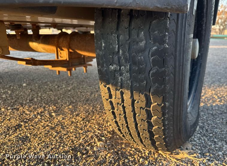 image for item LH9353 1999 CompAir LeRoi Q185DJ-E air compressor