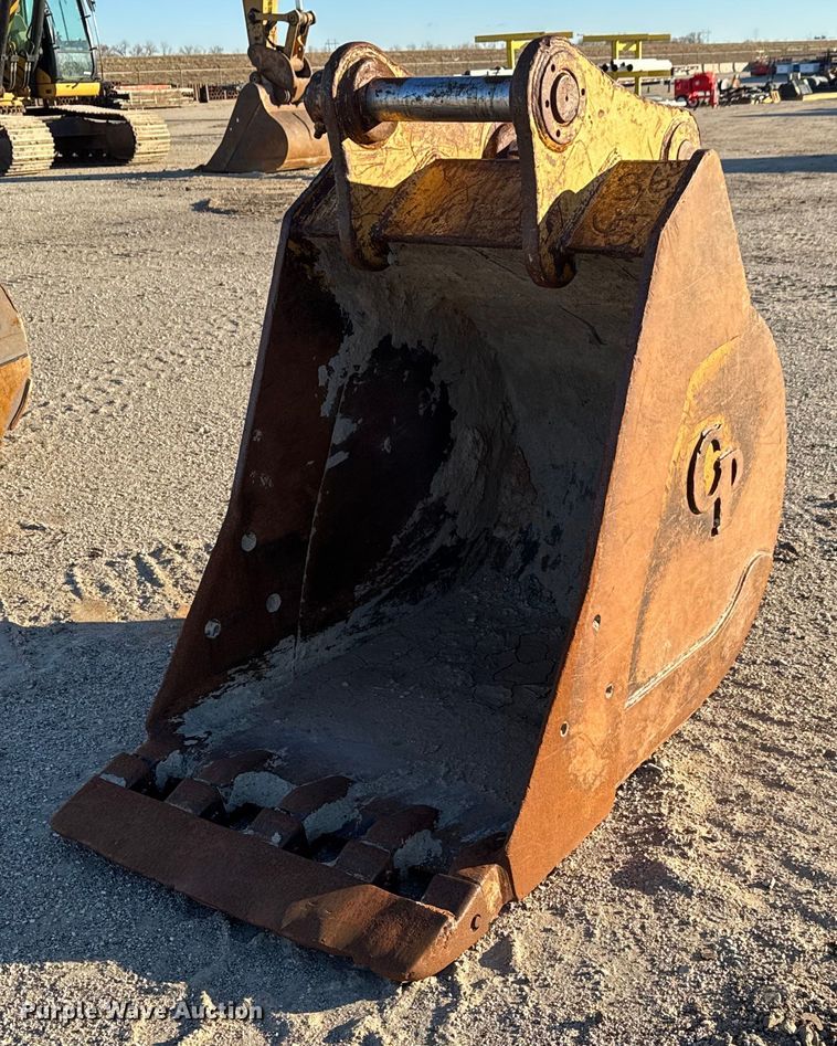 image for item LH9358 CP excavator bucket