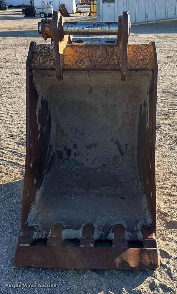 image for item LH9358 CP excavator bucket