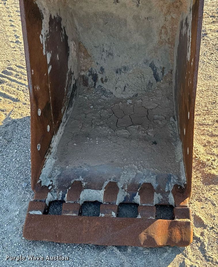 image for item LH9358 CP excavator bucket