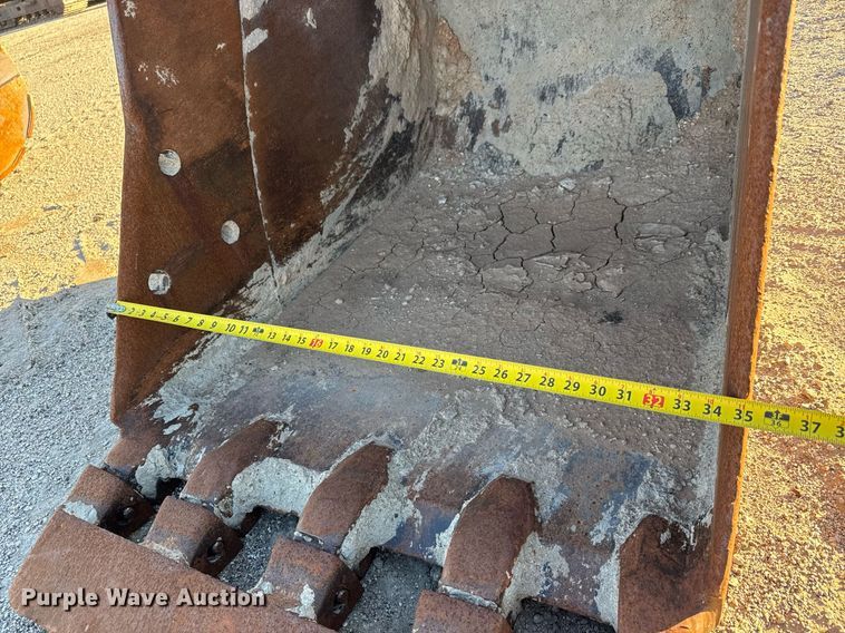 image for item LH9358 CP excavator bucket