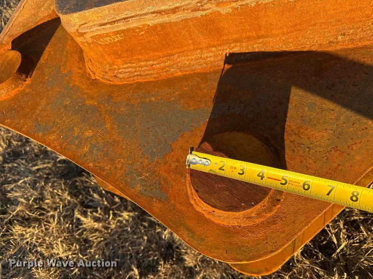 image for item LH9362 Hensley excavator bucket