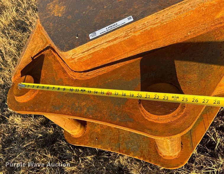 image for item LH9362 Hensley excavator bucket