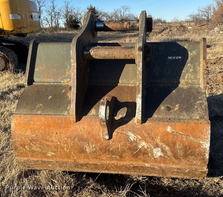 image for item LH9370 TAG excavator bucket