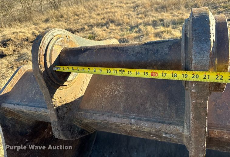 image for item LH9370 TAG excavator bucket