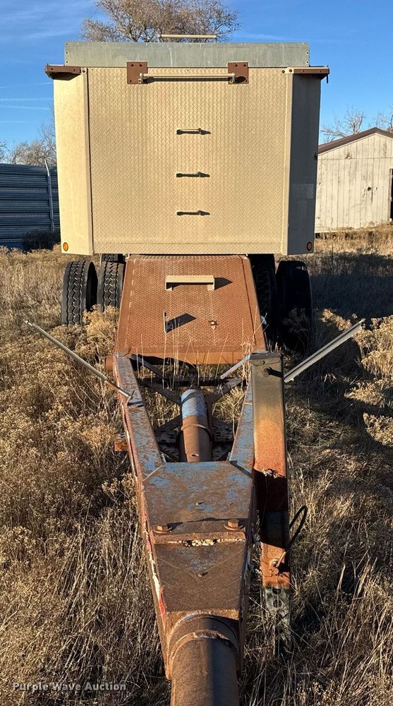 image for item LH9371 1995 Cornhusker end dump pup trailer