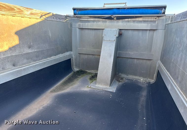 image for item LH9371 1995 Cornhusker end dump pup trailer