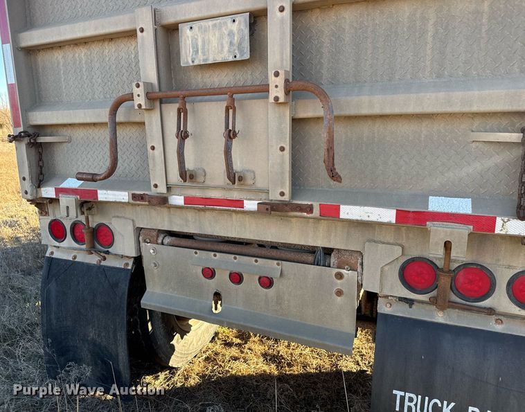 image for item LH9371 1995 Cornhusker end dump pup trailer