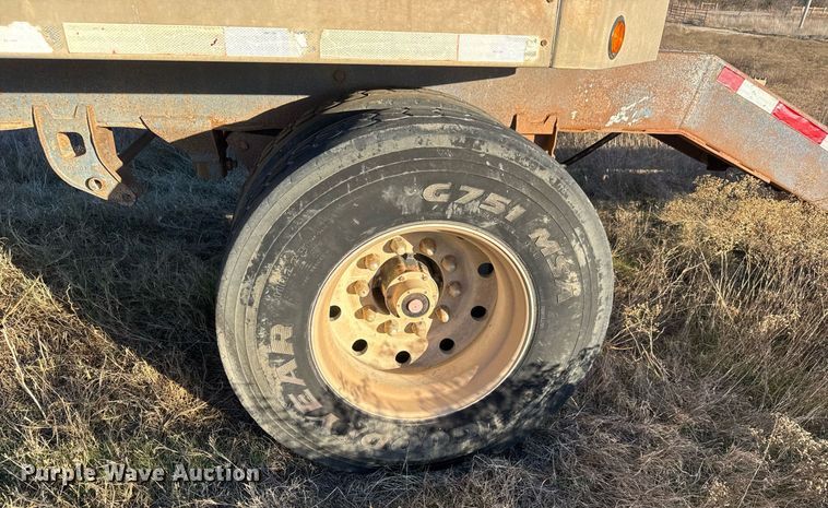image for item LH9371 1995 Cornhusker end dump pup trailer