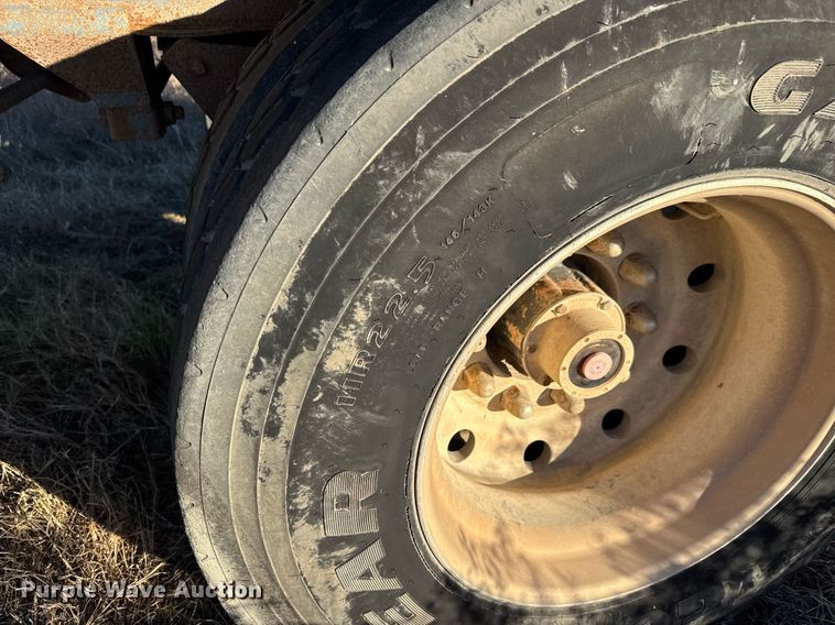 image for item LH9371 1995 Cornhusker end dump pup trailer