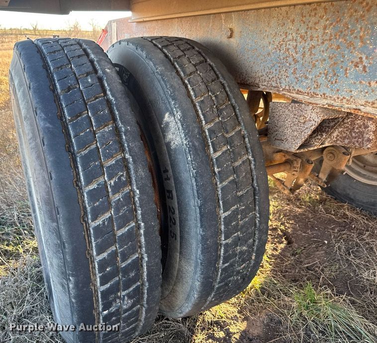image for item LH9371 1995 Cornhusker end dump pup trailer