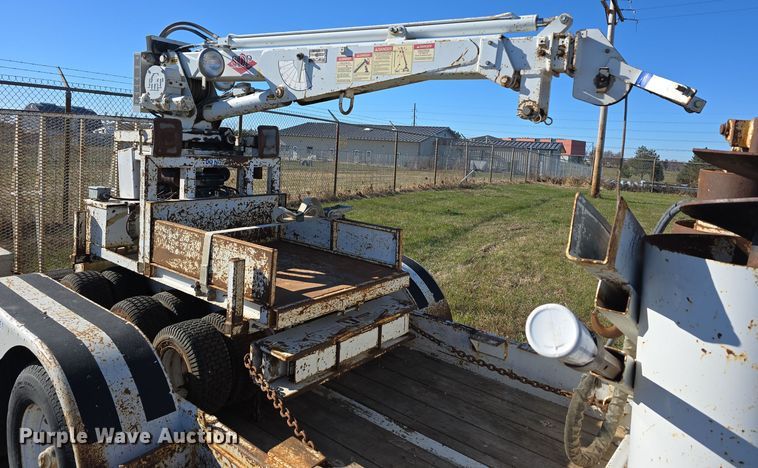 image for item LW9990 S.D.P. Inc mini digger derrick